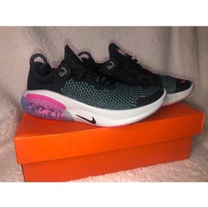 Nike Joyride Run Flyknit